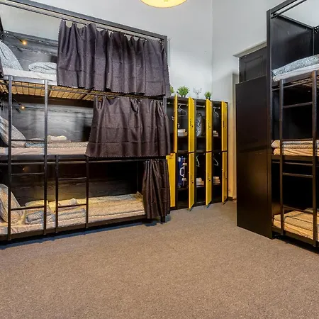 Bee Hostel Limassol
