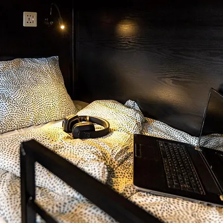 Hostel Bee *
