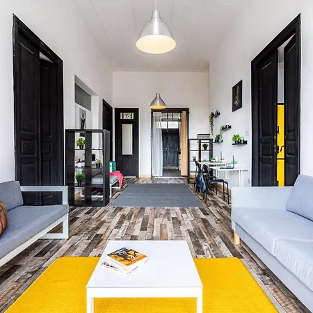 Bee Hostal *