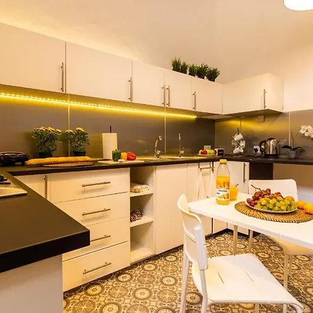 Hostal Bee
