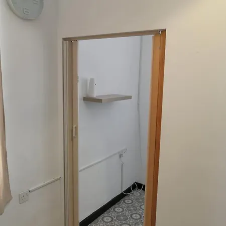 Bee Hostal *