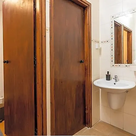 Bee Hostel Limassol